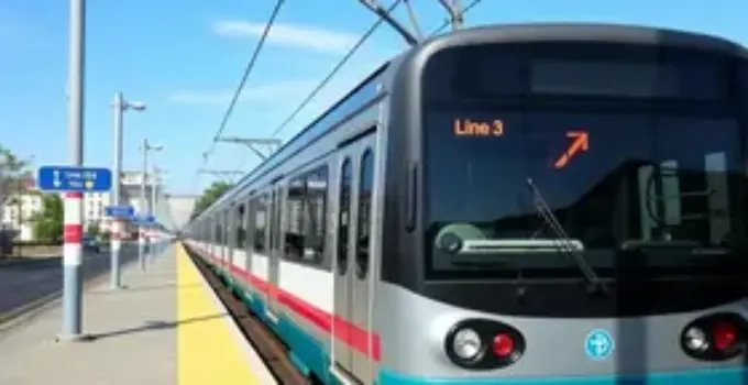 Trem da Linha 3-Vermelha